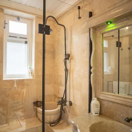 B&y Burgaz * Selçuk