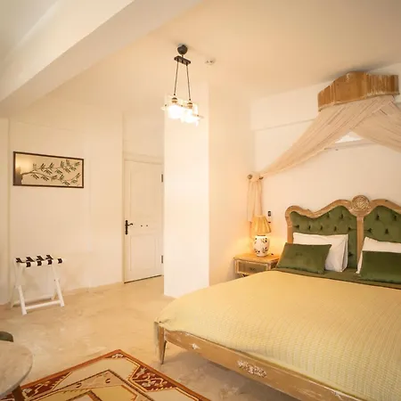 B&Y Burgaz Hotel *