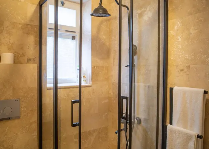 B&y Burgaz סלצ'וק